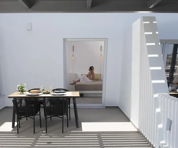 Valery * Fira (Santorini)