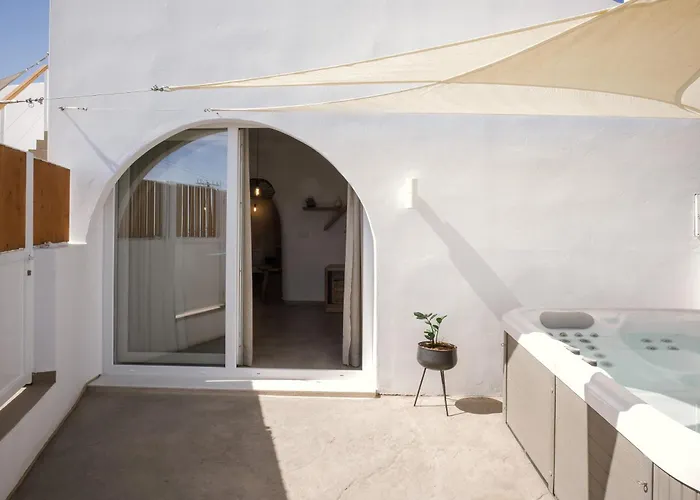 Villa Valery Fira (Santorini)