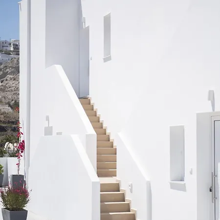 Valery Vila Fira (Santorini)